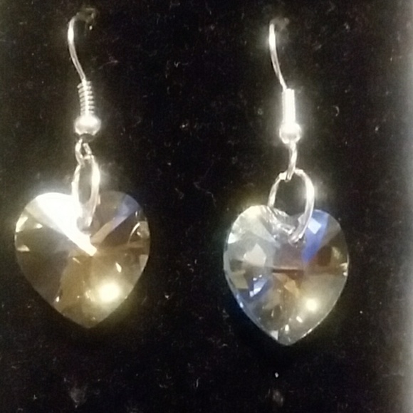 Clear Swarovski heart earrings - Picture 2 of 4